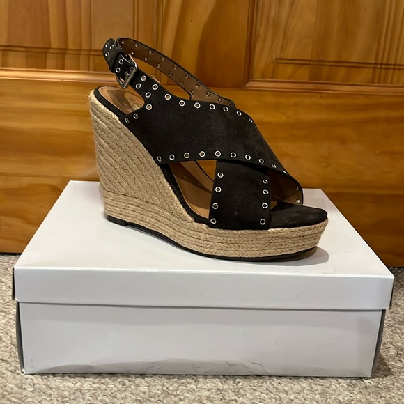 Report Shoes - Report Caden Wedge Sandal Size 9